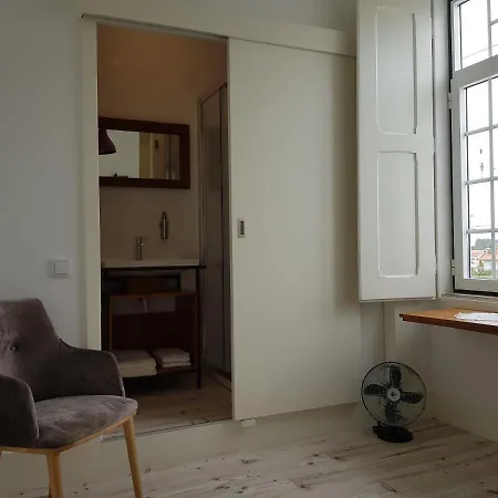 Cork Train Station Guest house *
