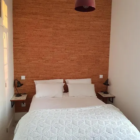 Cork Train Station Guest house *