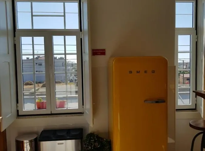 Pensión Cork Train Station 3*