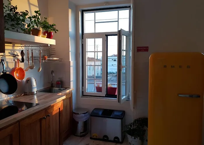 Pensión Cork Train Station