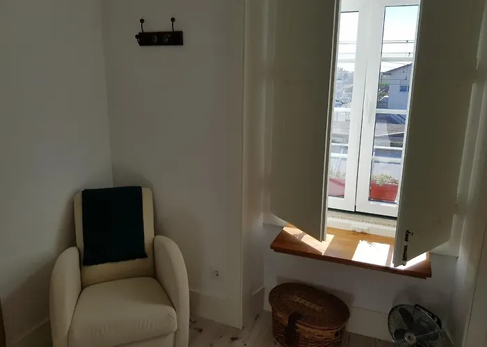 Pensión Cork Train Station 3*